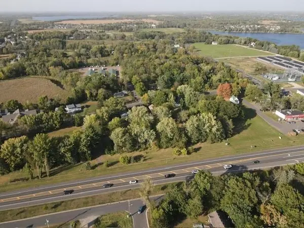 12207 Lake LN N, Lindstrom, MN 55045