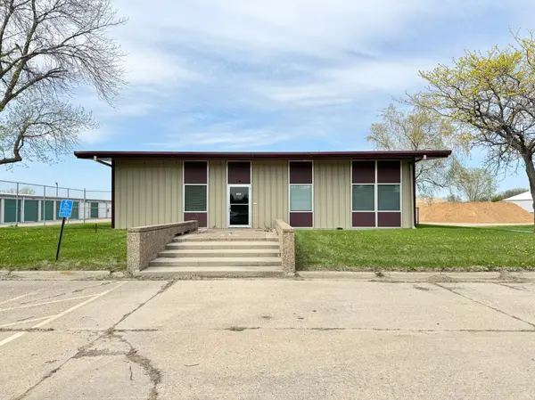 800 W College Drive, Marshall, MN 56258