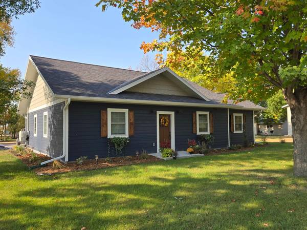446 Pacific AVE, Hancock, MN 56244