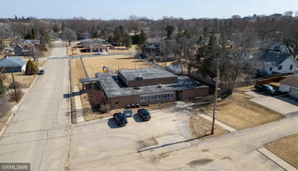 555 East AVE, Zumbrota, MN 55992