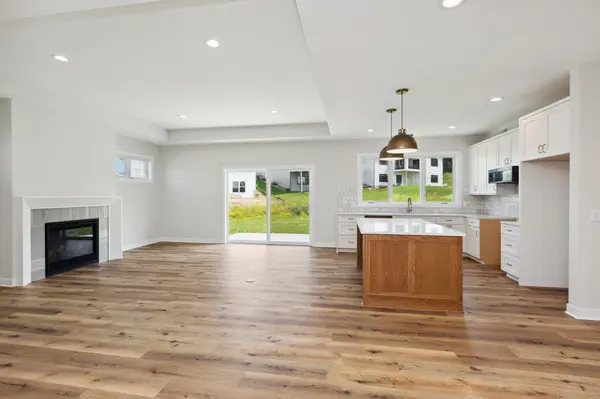 704 Kraewood DR, Northfield, MN 55057