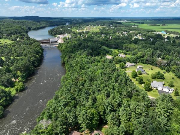 N6927 549th ST, Menomonie, WI 54751