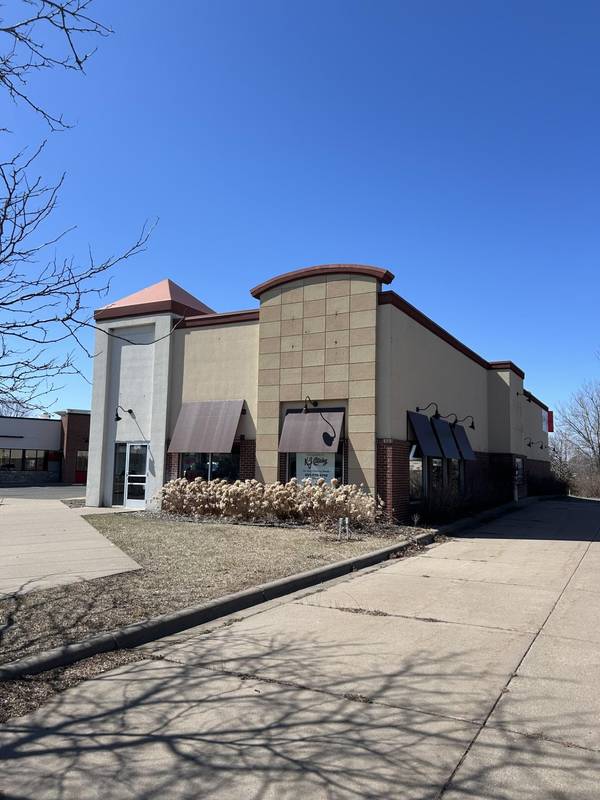 5920 Neal AVE N, Oak Park Heights, MN 55082