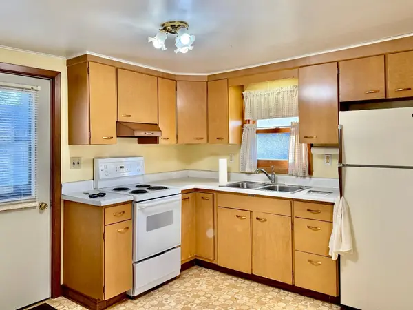 685 Main ST W, Isle, MN 56342