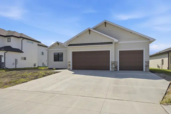 5868 Ellis DR W, Horace, ND 58047