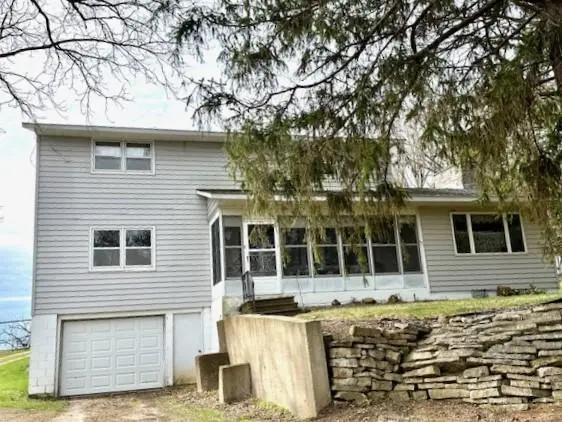 15497 Meiners RD, Caledonia, MN 55921
