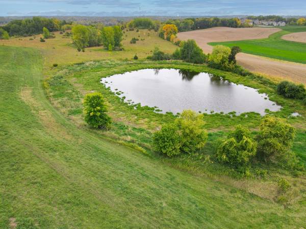 8577 Tellers RD, Chaska, MN 55318