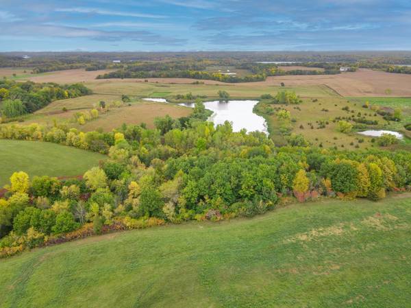 8577 Tellers RD, Chaska, MN 55318