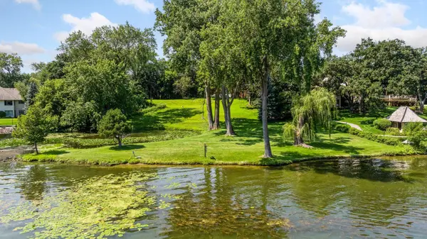 6851 Beach RD, Eden Prairie, MN 55344