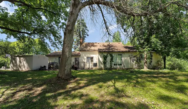 2300 Pagel Road, Mendota Heights, MN 55120