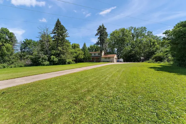 2300 Pagel RD, Mendota Heights, MN 55120