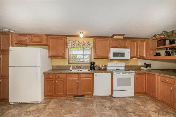29 Burger DR, Duluth, MN 55808