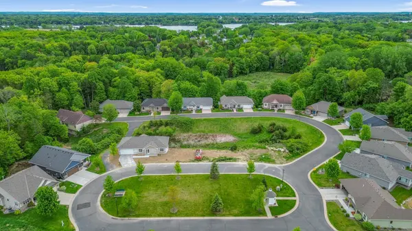 31066 Magnolia Ridge WAY, Lindstrom, MN 55045