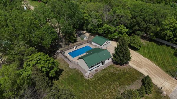 2511 Carver AVE E, Maplewood, MN 55119