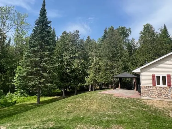 10547 Vermeil DR NE, Deer River, MN 56636