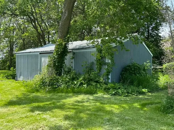29281 Biehn DR, Madison Lake, MN 56063