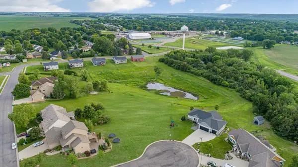104 Spruce CT, Le Sueur, MN 56058