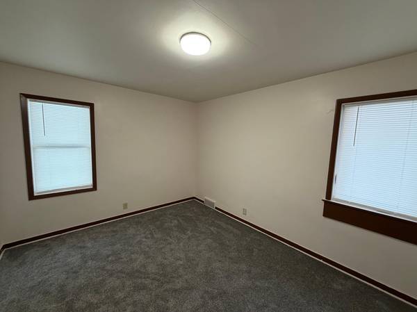 1319 Kandiyohi AVE SW, Willmar, MN 56201