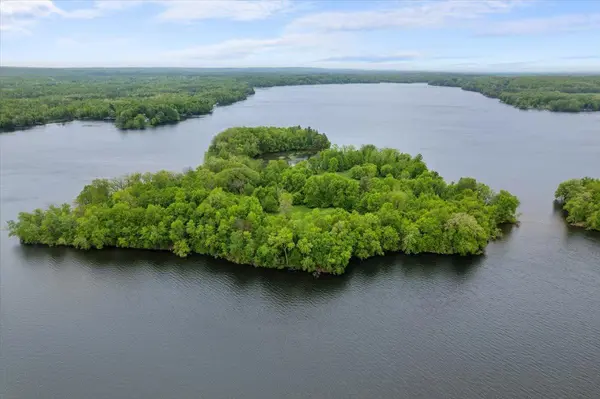 X Garbutt Island, Birchwood, WI 54817