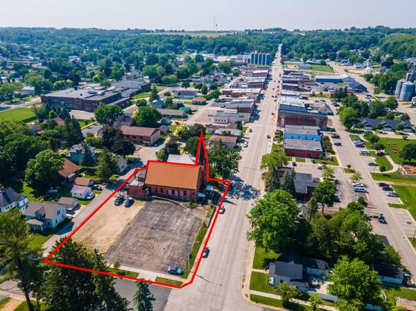 737 Whitewater Ave, Saint Charles, MN 55972