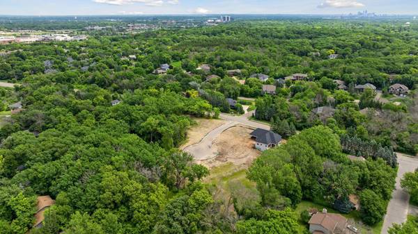 12802 Woodhaven PL, Minnetonka, MN 55305