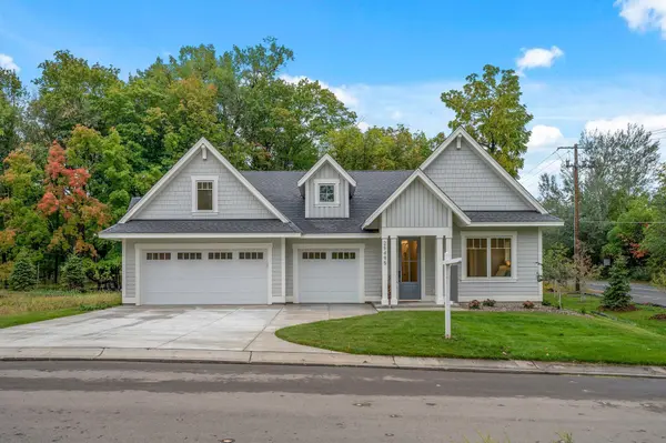 25370 Park LN, Excelsior, MN 55331