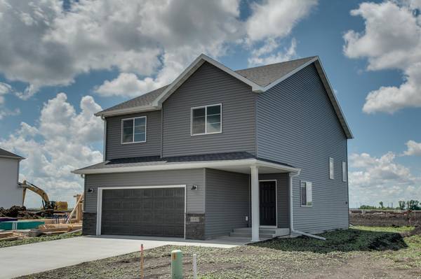 6847 Belding DR S, Fargo, ND 58104