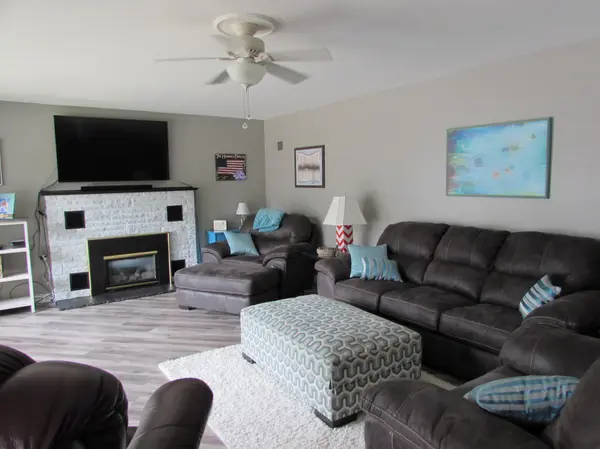 1317 Beach PL, Fairmont, MN 56031
