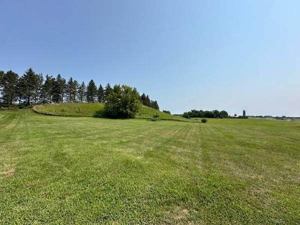 2100 Kalash RD, Windom, MN 56101