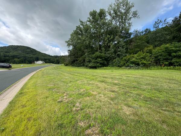 2720 Oakhurst DR, Lake City, MN 55041