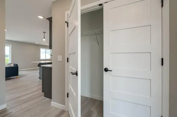 3212 Scotch LN, Mankato, MN 56001