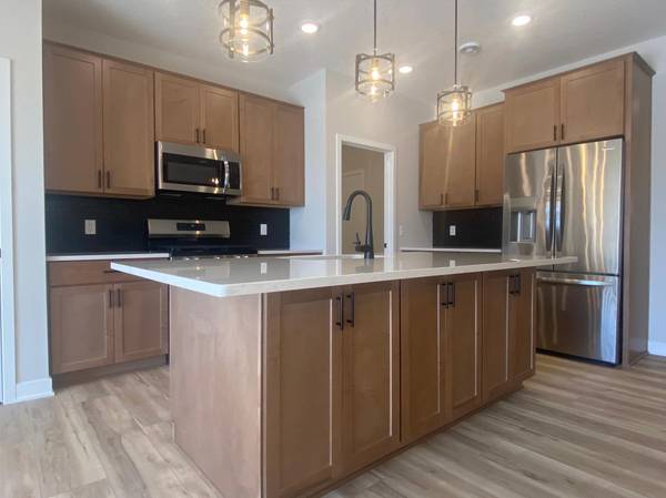 13751 Hollybrook CIR, Apple Valley, MN 55124