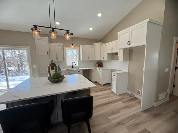 1310 SE Greenleaf RD, Owatonna, MN 55060