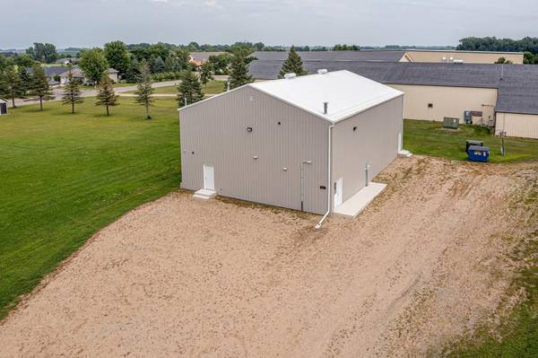 541 8th ST E, Hector, MN 55342