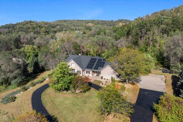 2345 S Oak DR, Red Wing, MN 55066