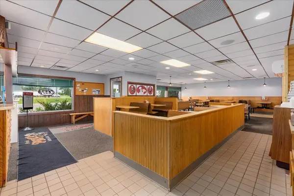 1230 N Knowles AVE, New Richmond, WI 54017
