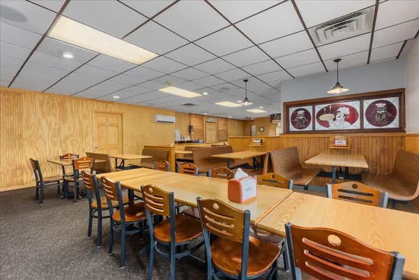 1230 N Knowles AVE, New Richmond, WI 54017