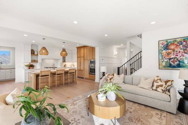 11184 Johnson RDG, Eden Prairie, MN 55347