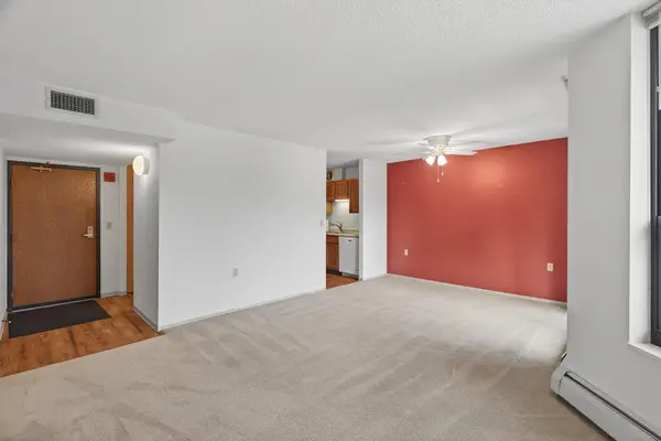 6615 Lake Shore DR S #302, Richfield, MN 55423