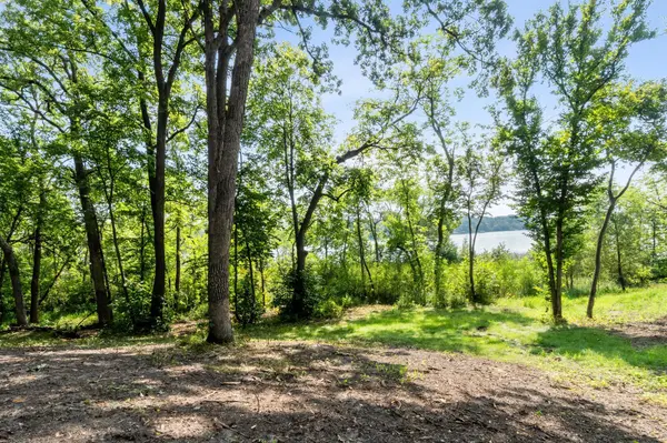 4033 Rosewood LN SE, Alexandria, MN 56308