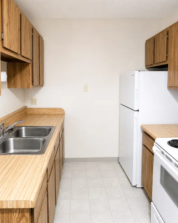 1757 4th AVE #11, Windom, MN 56101
