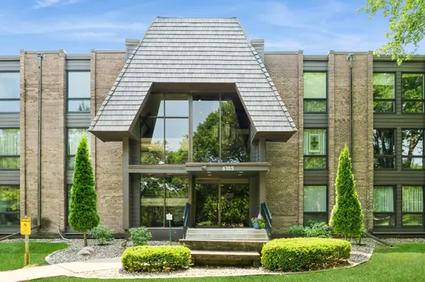 6105 Lincoln DR #130, Edina, MN 55436