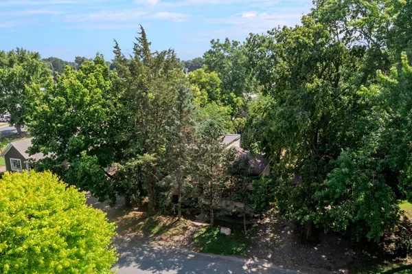 720 Bluff AVE E, Shakopee, MN 55379