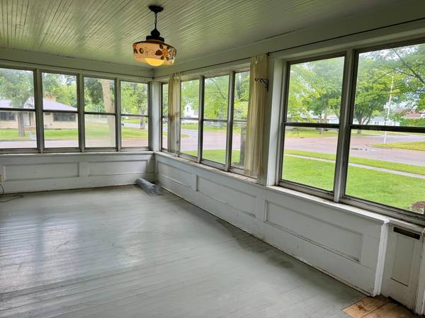 208 N 7th ST, Olivia, MN 56277