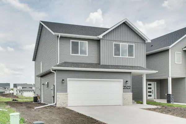 2522 38th AVE S, Moorhead, MN 56560