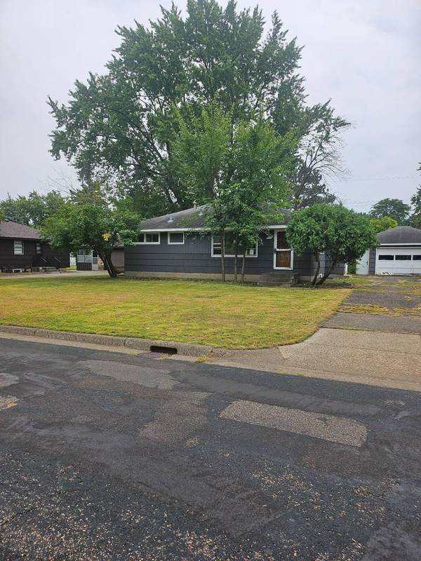 5107 Winchester LN, Brooklyn Center, MN 55429