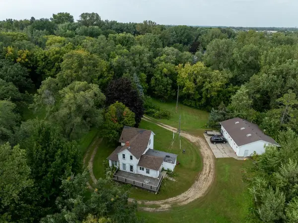 1360 Lone Oak RD, Eagan, MN 55121