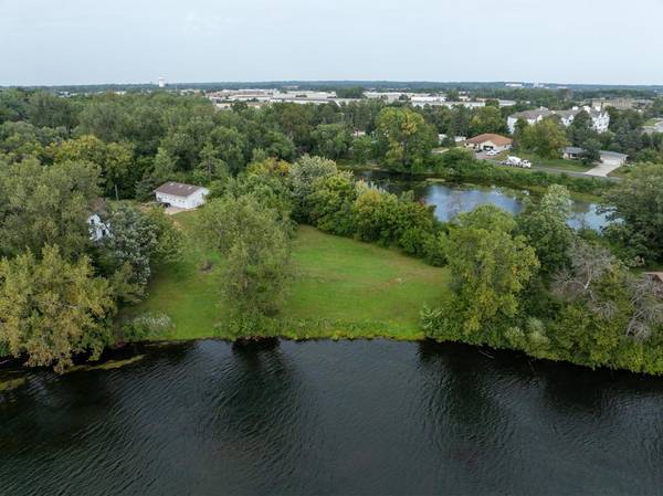 1360 Lone Oak RD, Eagan, MN 55121