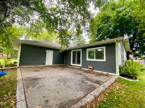 712 S 11th ST, Montevideo, MN 56265