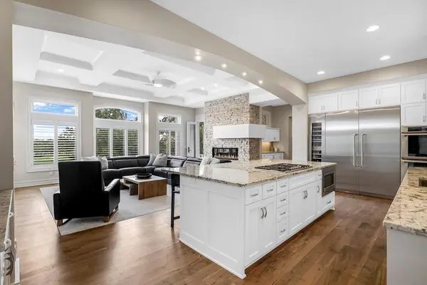 8700 Legends Club DR, Prior Lake, MN 55372